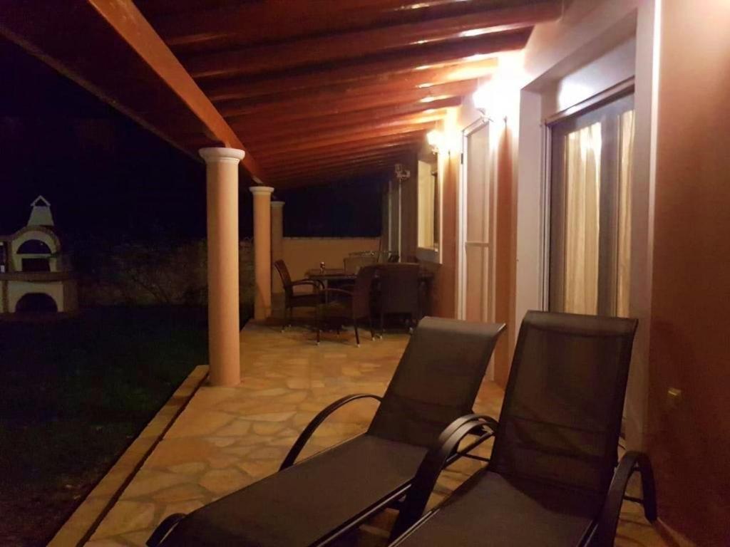 Villa Spiti Ute Makrádes Eksteriør bilde